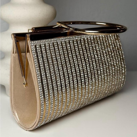 Glamorous Gold Evening Clutch - Picture 6 of 8